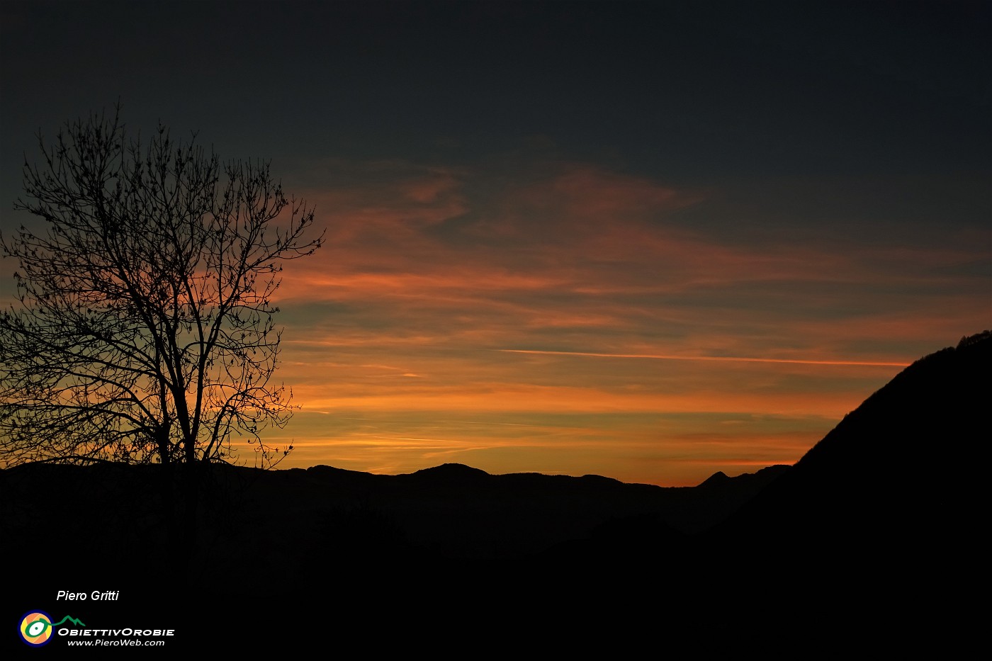 98 Tramonto verso i  monti Tesoro e Ocone.JPG